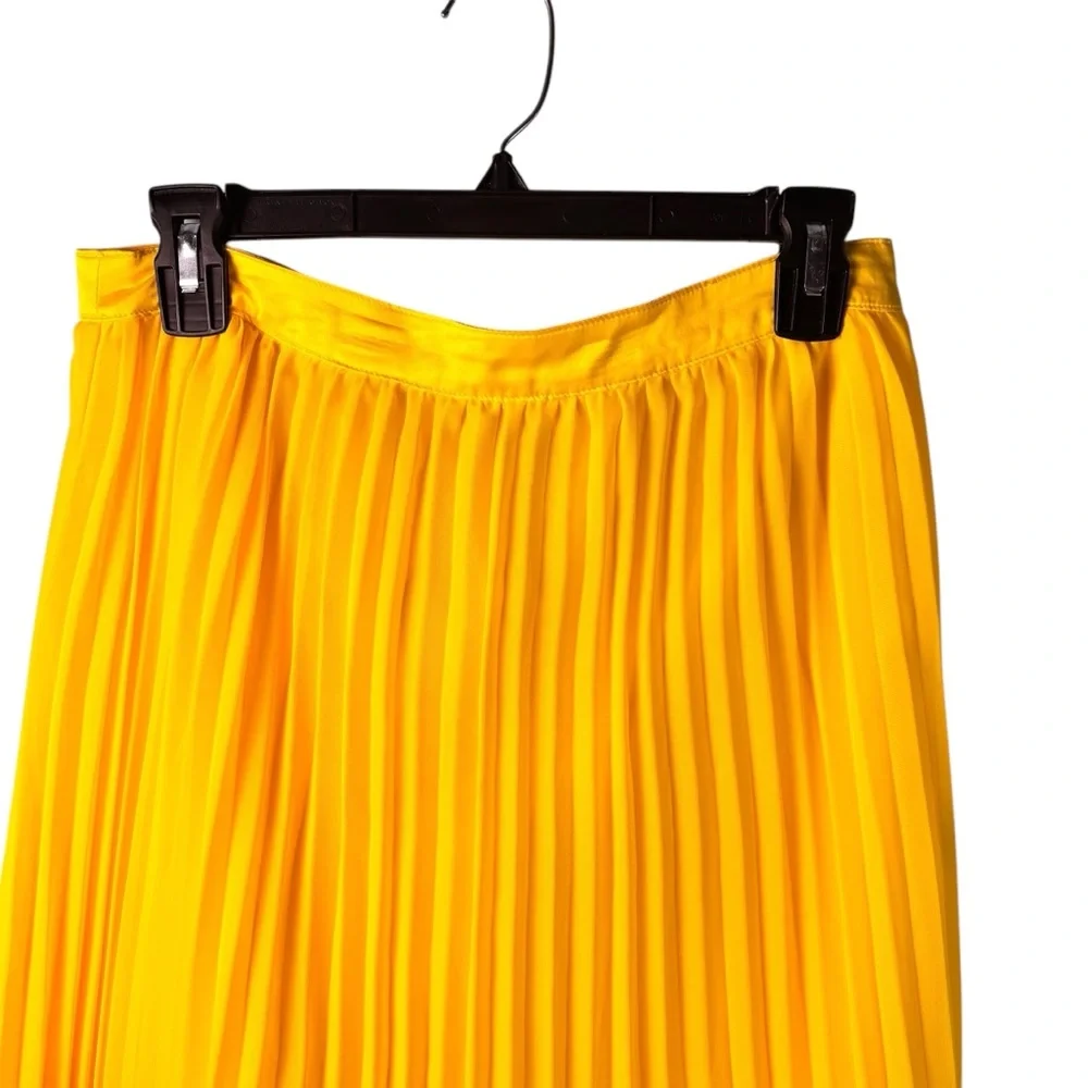 Disney Princess Vibrant Yellow Pleated A-Line Skirt‎ Size Small